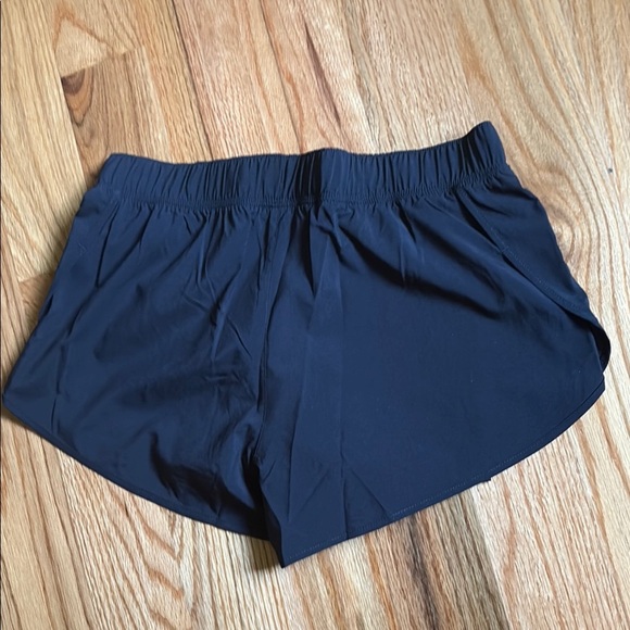 NWT New Balance Black Athletic Shorts Lightweight Performance - Picture 3 of 4